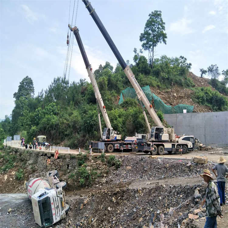 徐州贾汪汽车掉沟里叫吊车救援要多少钱